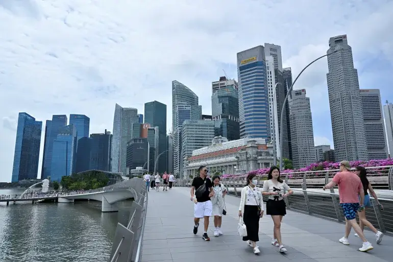 foreigners living in singapore